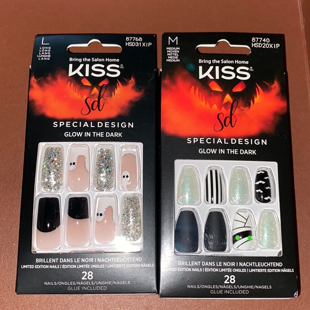 KISS SAL LIMITED EDITION HALLOWEEN GLOW IN THE DARK NAILS
